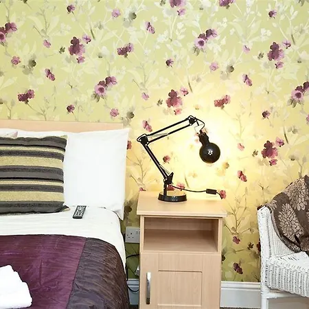 Bed & Breakfast Pembroke House 4*