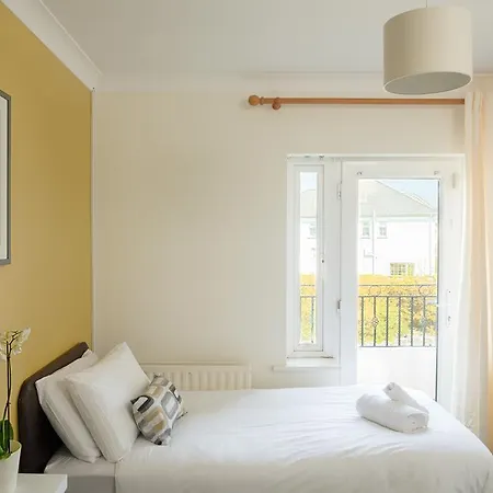 Bed & Breakfast Pembroke House Galway