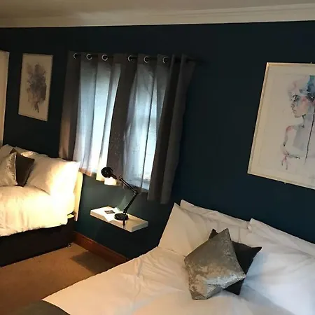 Pembroke House 4* Galway